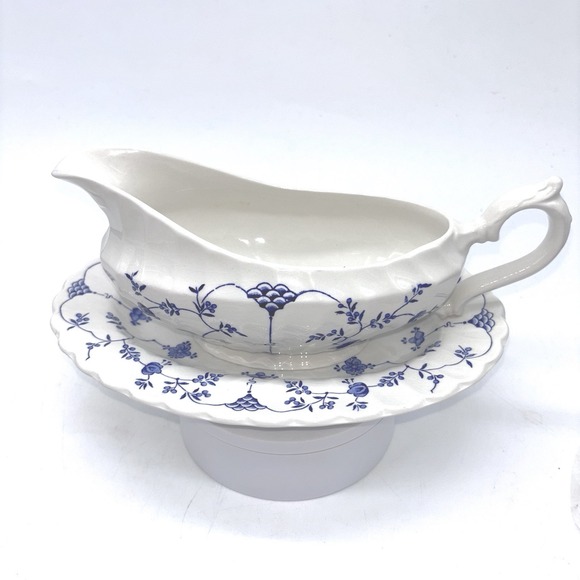 Myott Other - Myott FINLANDIA Gravy Boat & Under Plate Staffordshire England 1982 Blue White